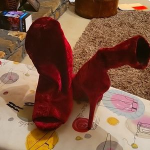 Listen!!!! The Cutest Burgundy Velet Peep toe platform bootie! PS. Comfortable